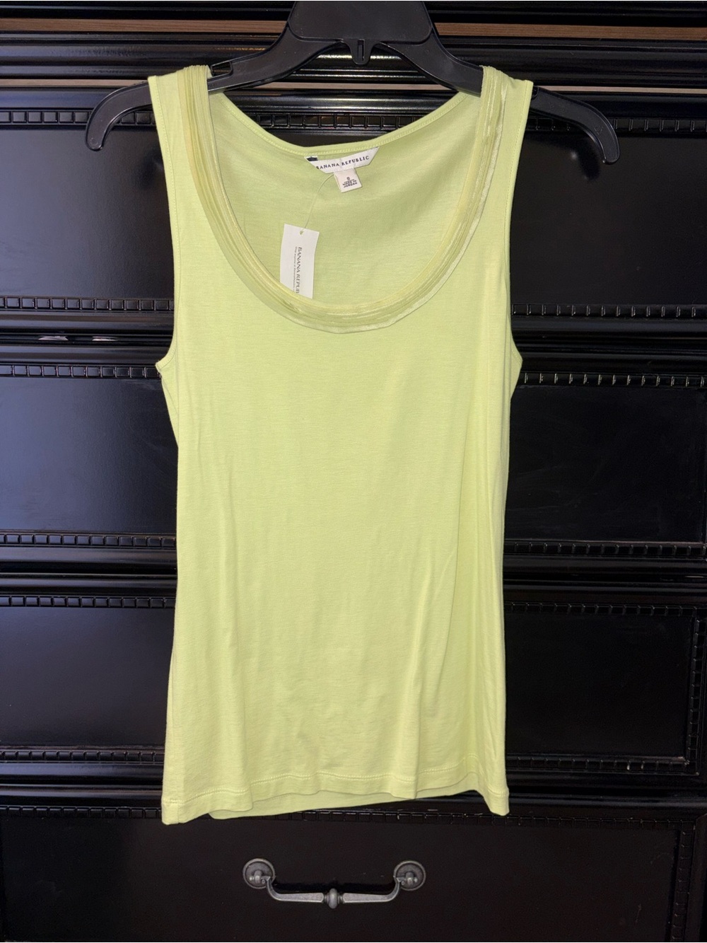 3/$15 NWT Banana Republic Green Scoop Neck Tank Top